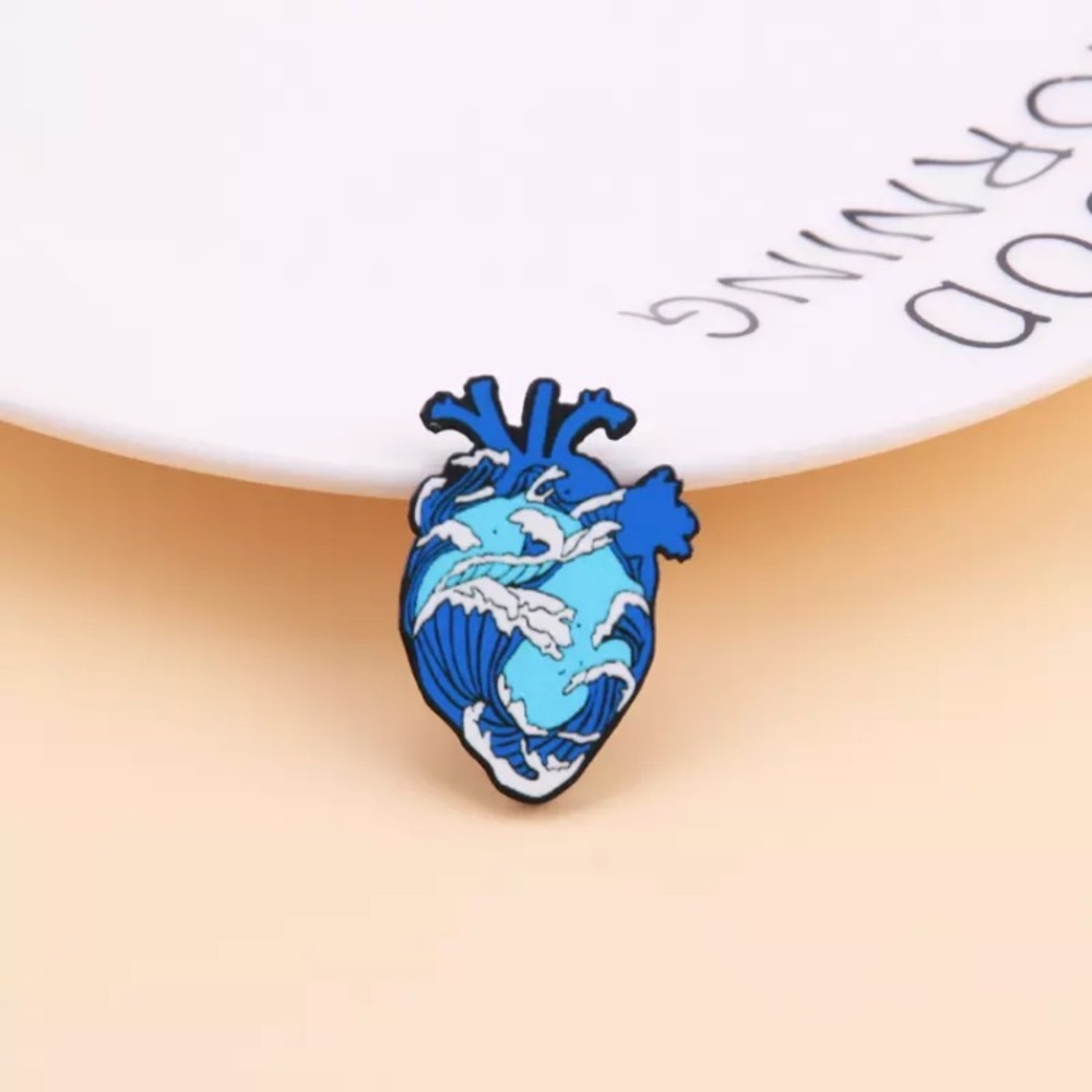 🎉 New Ocean Heart Valve Brooch Pin